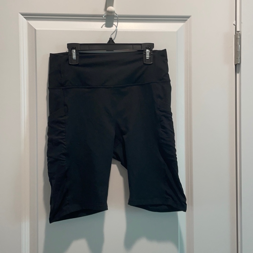 Powerhouse Fabletics bikers shorts